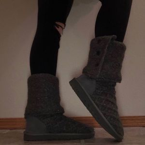 Grey size 8 knitted uggs